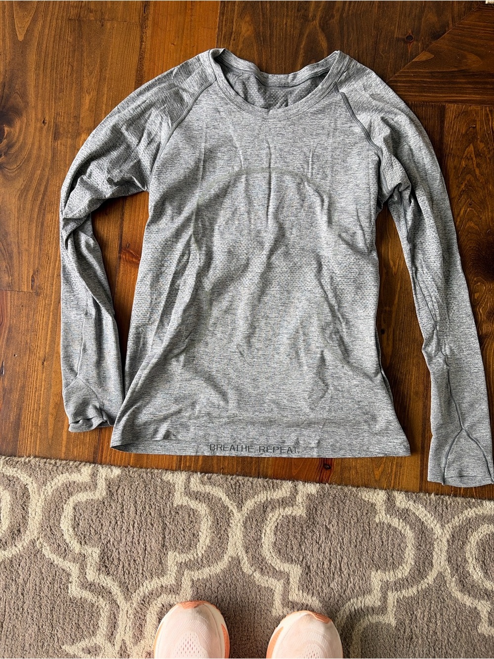 lululemon athletica Gray Speckled Long Sleeve Tee